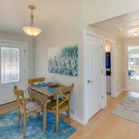 Stunning Home In Coupeville With Deck And Beach Access Exterior photo