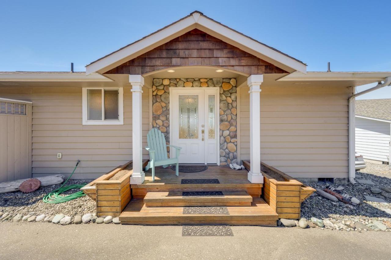 Stunning In With Deck And Access Holiday home