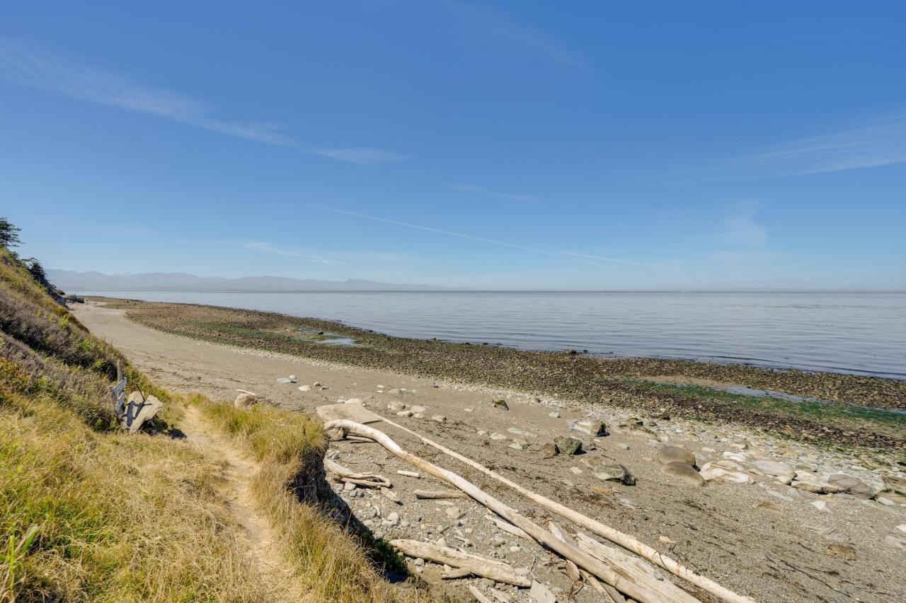Stunning In With Deck And Access Holiday home *